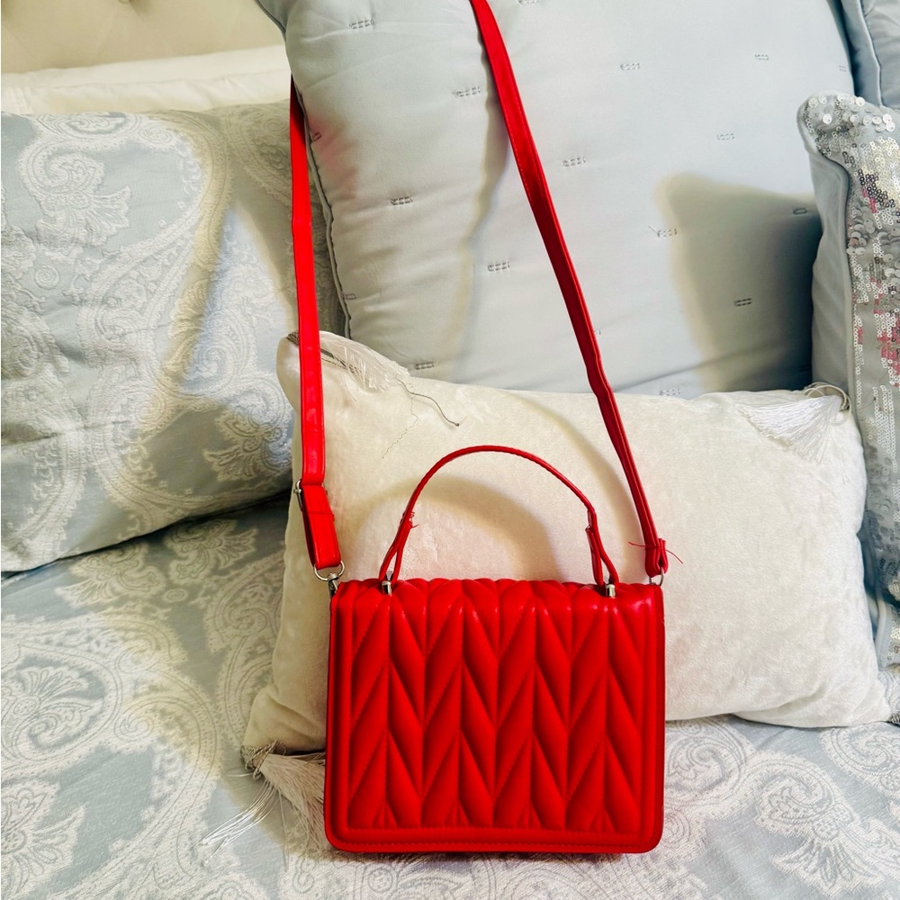 Structured Red Quilted Crossbody Bag NWOT - Picture 2 of 5